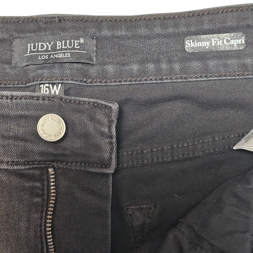 Judy Blue Jeans Emma High Rise Skinny Fit Capris 16W Destroyed Black - Picture 6 of 14
